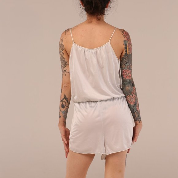 2/40 Vintage silky nighty w/ lace applique - Picture 2 of 2